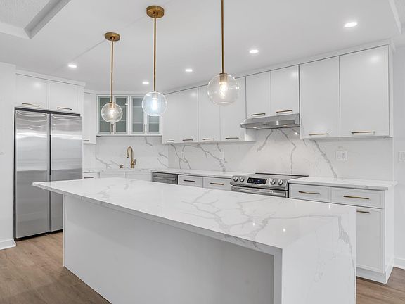 2nd image of 1055 River Rd APT 809
