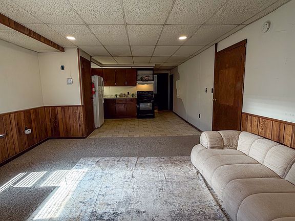 4th image of 18 S High St Unit B