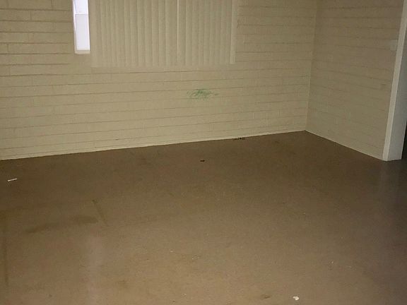 3rd image of 904 N Coolidge Ave