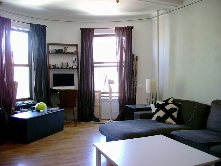 924 Beacon St #6 — Photo 6