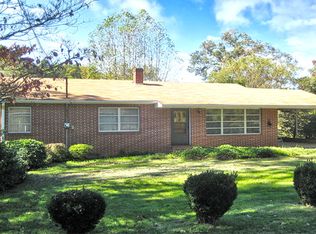 32 Moore St, Franklin, NC 28734