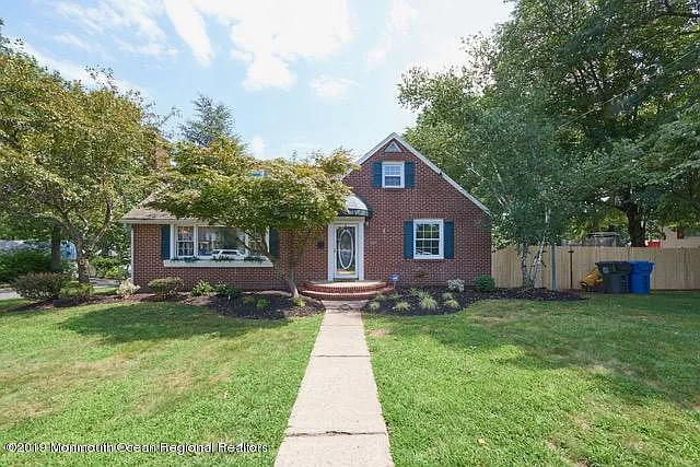 15 Outlook Ave photo 1