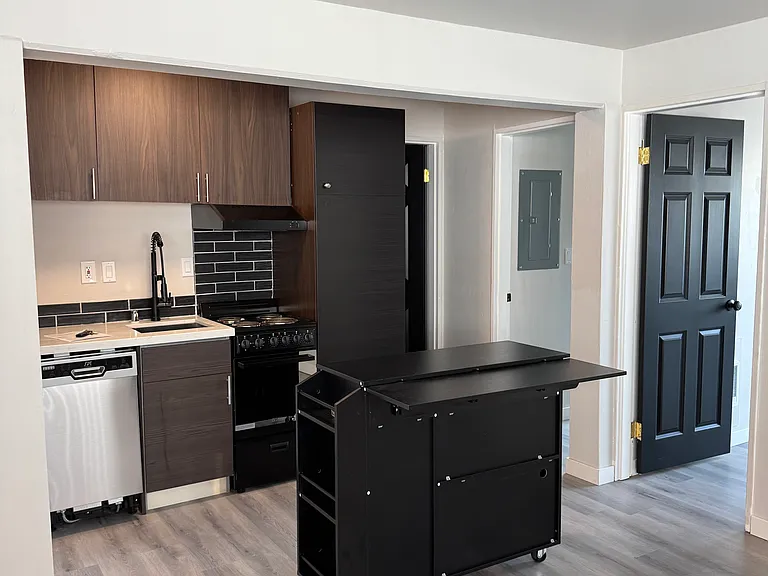 219 Queen Anne Ave N #304 — Photo 3