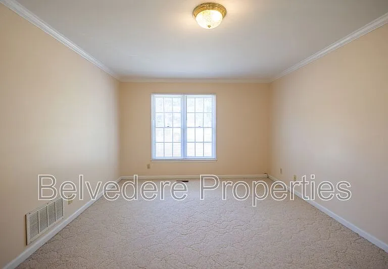8 Barrett Pl — Photo 11