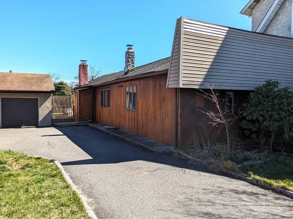 296 Westervelt Pl, Lodi, NJ 07644