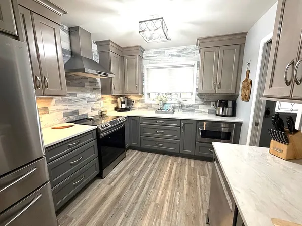 1737 Rosebay Ct SW, Ocean Isle Beach, NC 28469