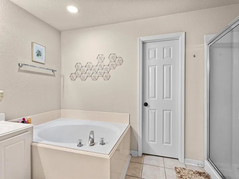 31 Endor Forest Pl — Photo 33