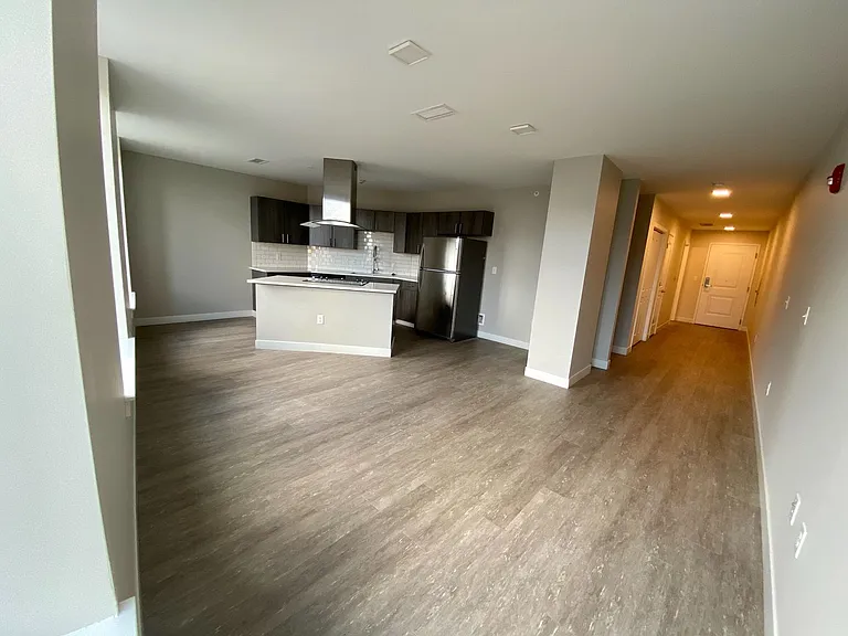 65 W Broad St — Photo 49