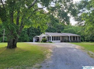 120 Briarcliff Ln, Arab, AL 35016