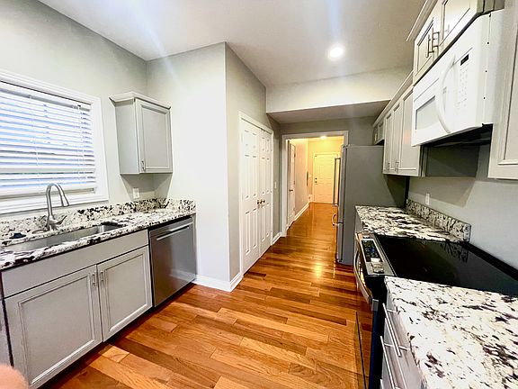 4th image of 4378 Clearwater Way