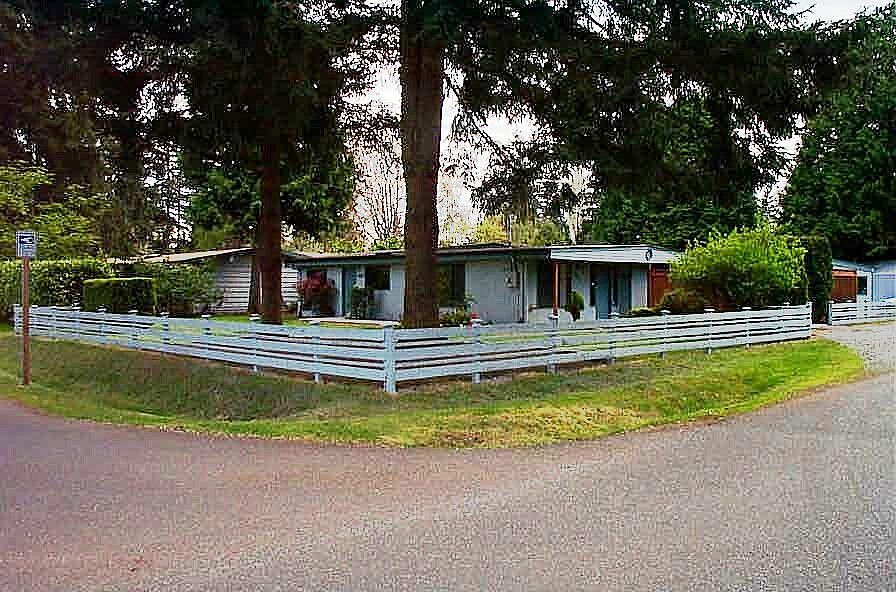 Rare 2 homes in one. 