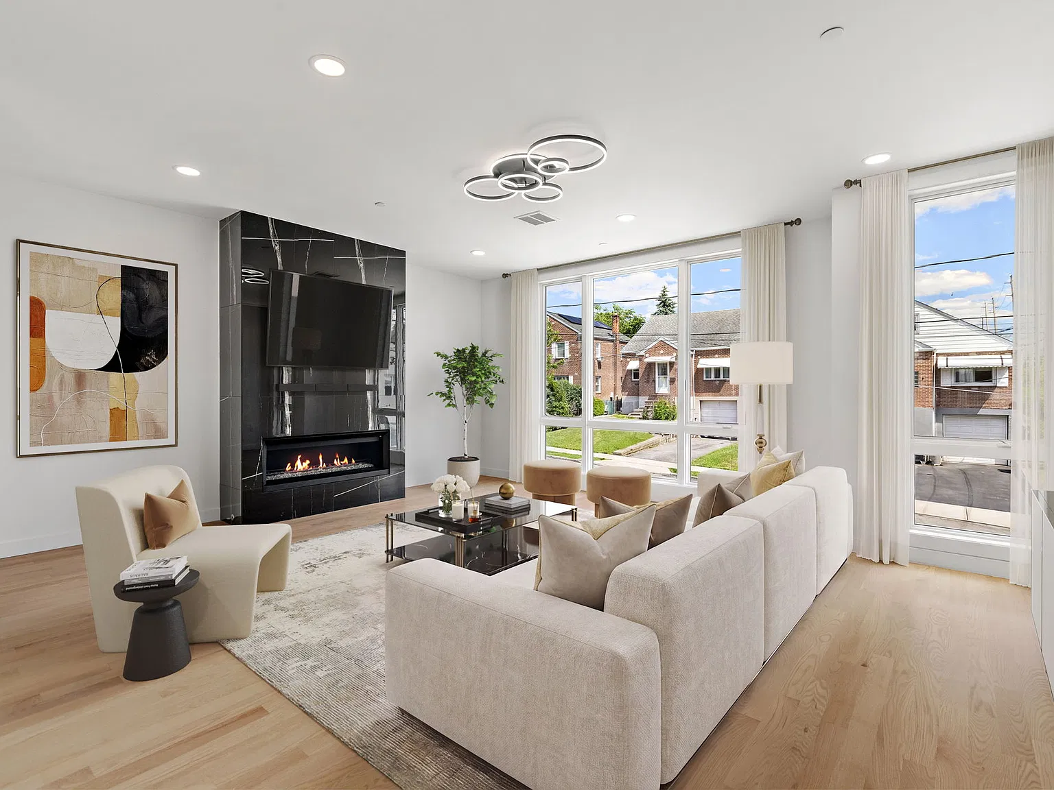 3 bed, 3.5 bath, 3000 sqft, $8,500 — Photo 2