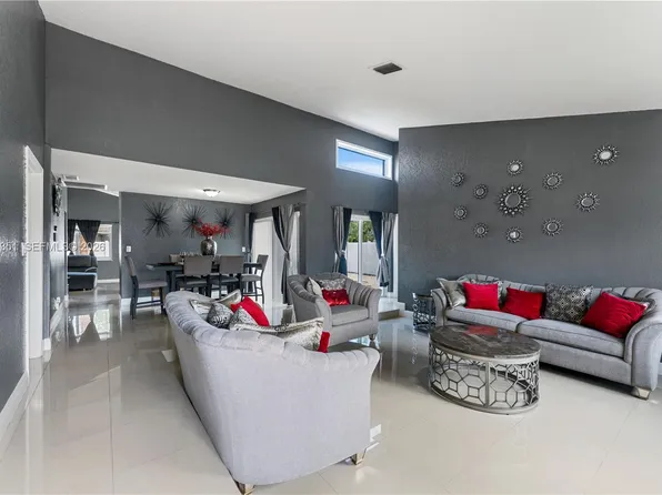 7527 SW 6th Ct, North Lauderdale, FL 33068