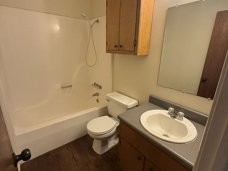 2404 McConnell Cir #8 — Photo 6