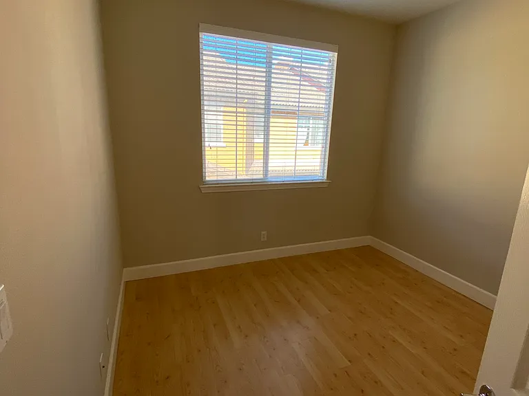 150 Holly Ter — Photo 19