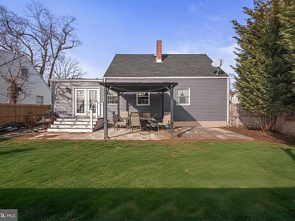 2nd image of 37 Waldron Rd