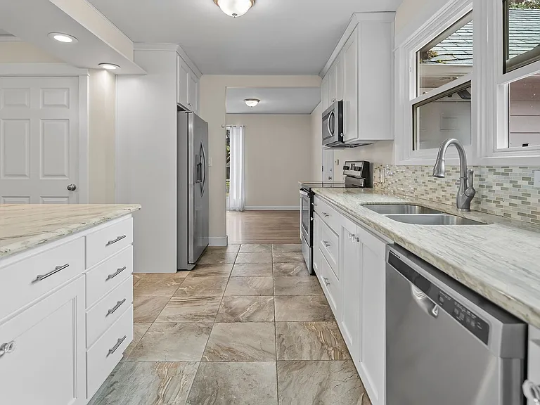 9520 SW Cypress St — Photo 14