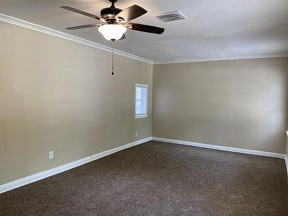 2nd image of 1050 W Walthal Cir