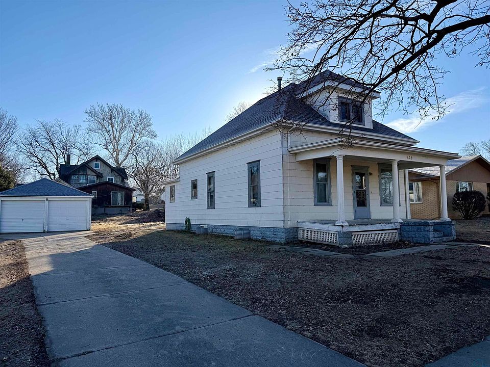 1st image of 609 S Washington St