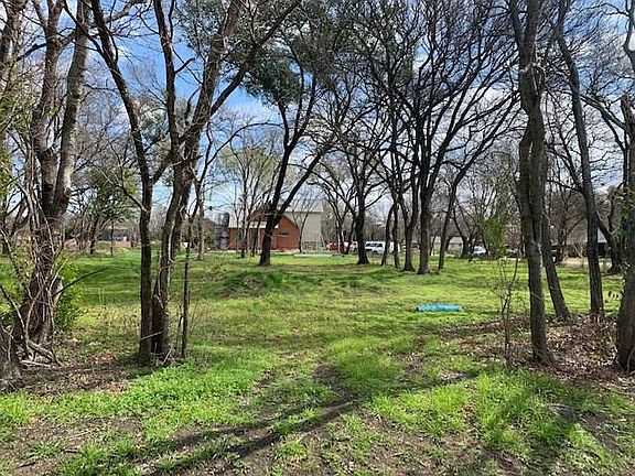3rd image of 3302 Chaparral Dr
