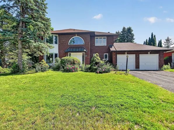 9 Halldorson Cres, Ottawa, ON K2K 2C3