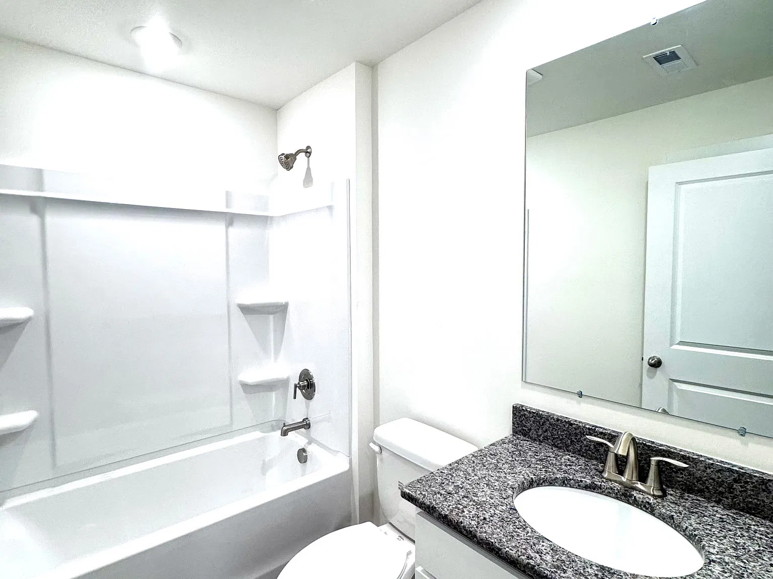 3 bed, 2.5 bath, 1400 sqft, $2,295 — Photo 4