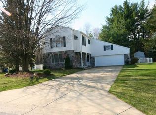 1750 Plateau Dr SW, Wyoming, MI 49519