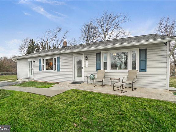 4th image of 10892 Boyer Ave