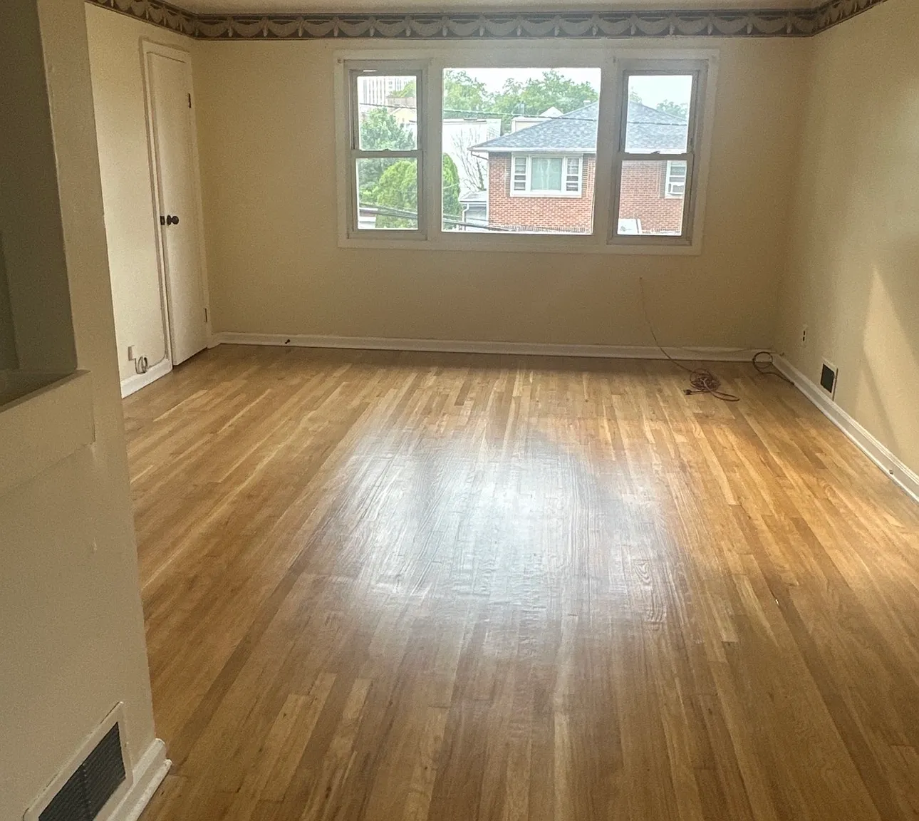 2 bed, 1000 sqft, $2,150 — Photo 3