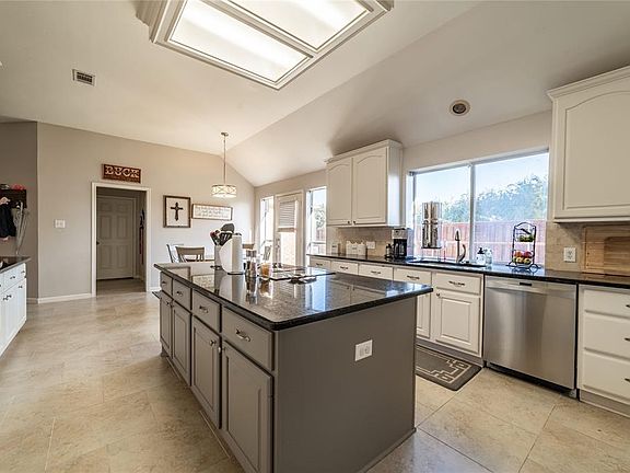5th image of 4427 Courtney Ln