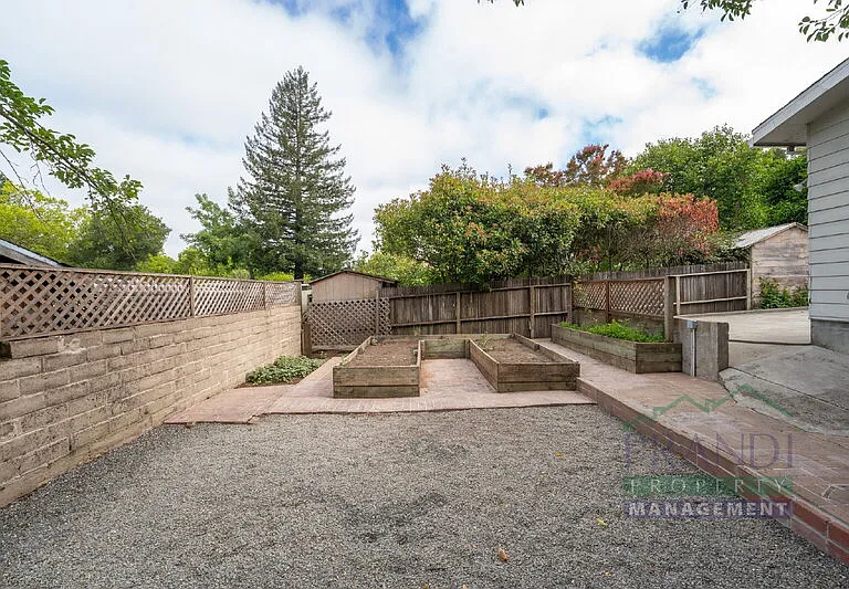 40 Pleasant Ln — Photo 22