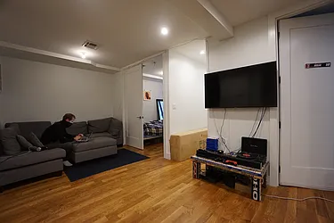 Rented by Rennit Inc.