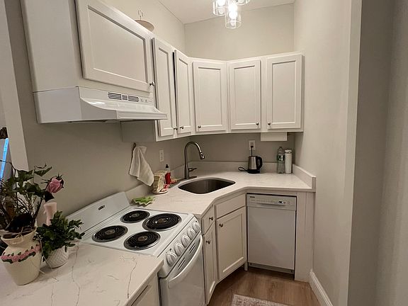 2nd image of 38 Hemenway St APT 25