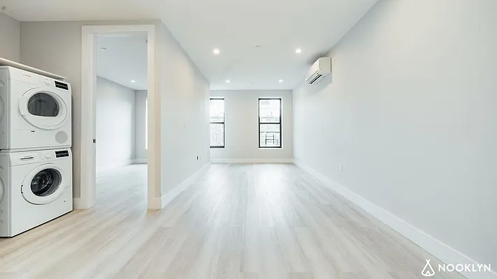 Rented by Nooklyn NYC LLC | media 21