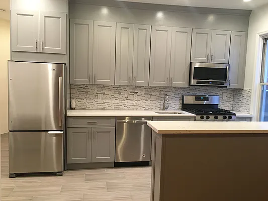 Rented by Metropolis International Realty Inc. | media 2