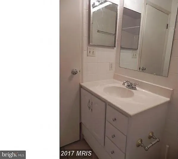 15 E Montgomery St #2B — Photo 8