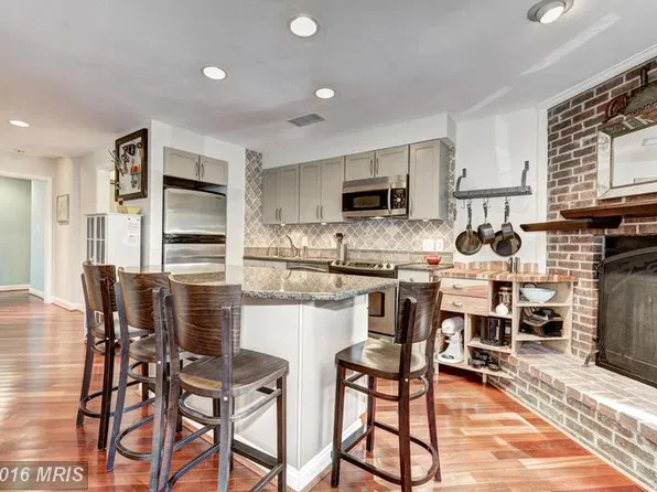 2135 N Taylor St #I, Arlington, VA 22207