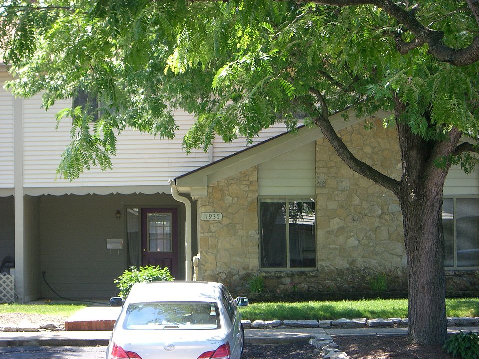1st image of 11933 E Welland St