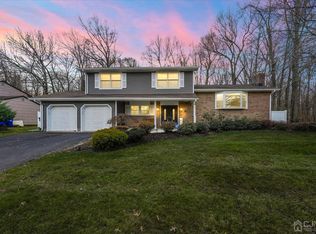 28 Woodmere Rd, North Brunswick, NJ 08902