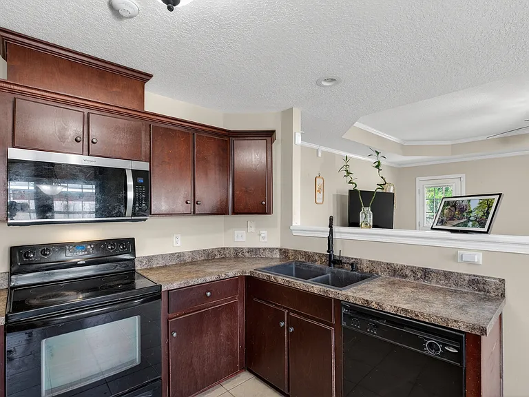 31 Idus Ln — Photo 31