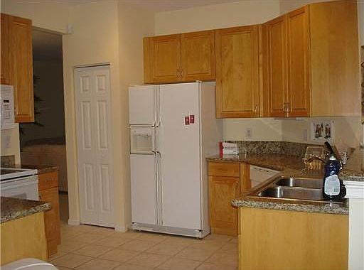3rd image of 2568 Jardin Pl