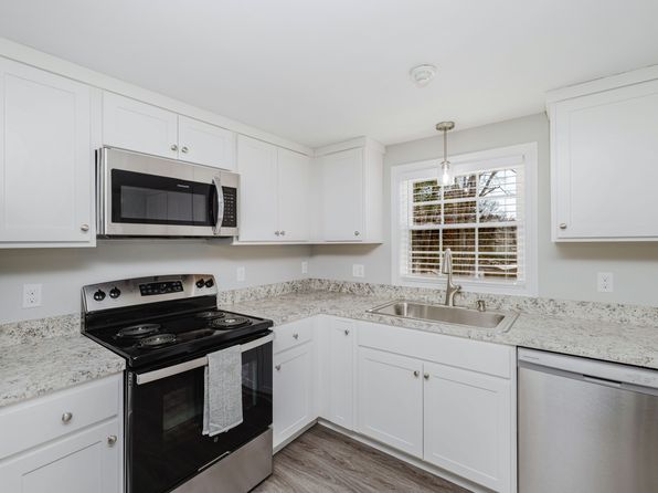 500 Victory Hwy APT 14