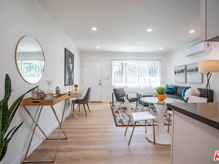 6244 De Longpre Ave #14 — Photo 9
