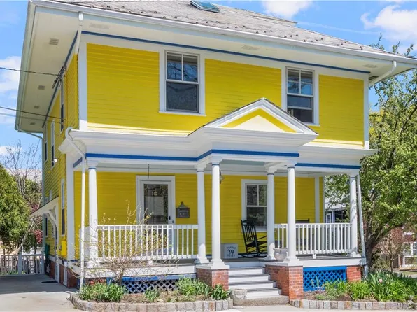 110 Forest St, Providence, RI 02906