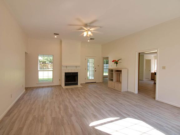 2nd image of 204 Asphodel Dr