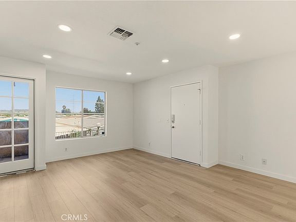 5th image of 8615 Beverly Blvd Unit 6