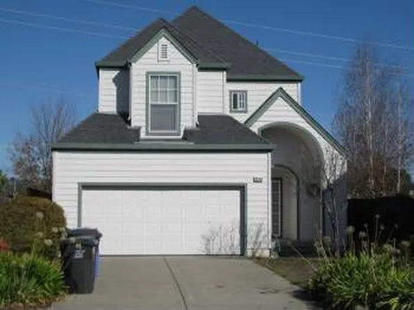 2348 Roburta Ln, Santa Rosa, CA 95403