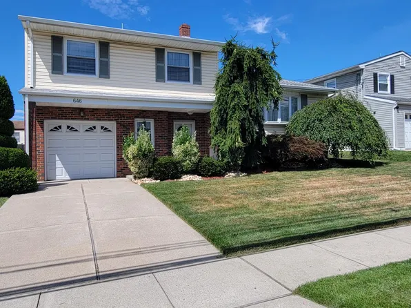 646 Franklin Dr, Perth Amboy, NJ 08861