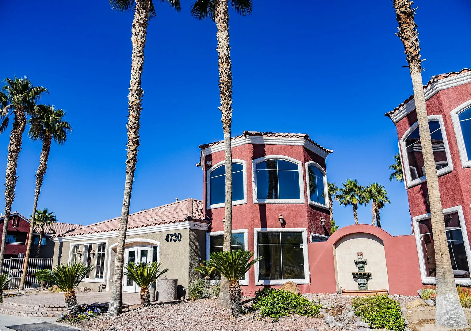 Wow! 3 Bed 2 Bath Gated Condo Near Nellis Afb.. Remodeled! — Photo 3