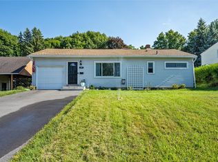 387 Pattonwood Dr, Rochester, NY 14617